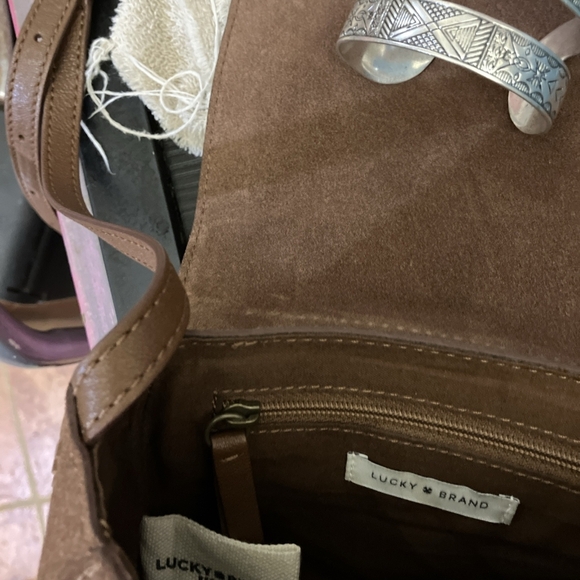 Bundle Lucky Brand crossbody cowgirl purse and Lucky Brand cuff silver bracelet - Picture 7 of 11